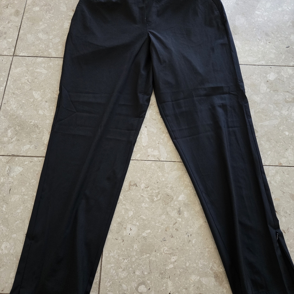 Women's NWT Tommy Bahama Golf Black Pants - Medium